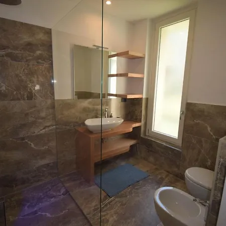 Jolanda Bellagio Wild Flowers