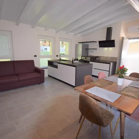 Jolanda Bellagio Wild Flowers *